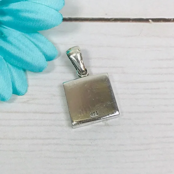 Sterling Silver Mother of Pearl & Blue Pendant - Picture 4 of 5